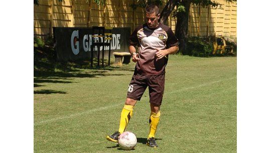 Pacheco volvió hoy a entrenar con pelota después de la fractura