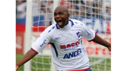 El Morro García firmó con el Atlético Paranaense