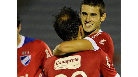 Nacional venció con autoridad 2 a 0 a Racing