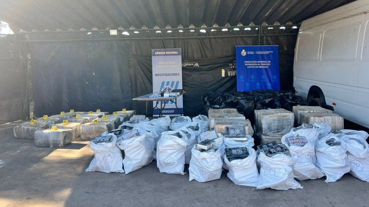 Ministerio del Interior mostró la droga incautada en Punta Espinillo ...