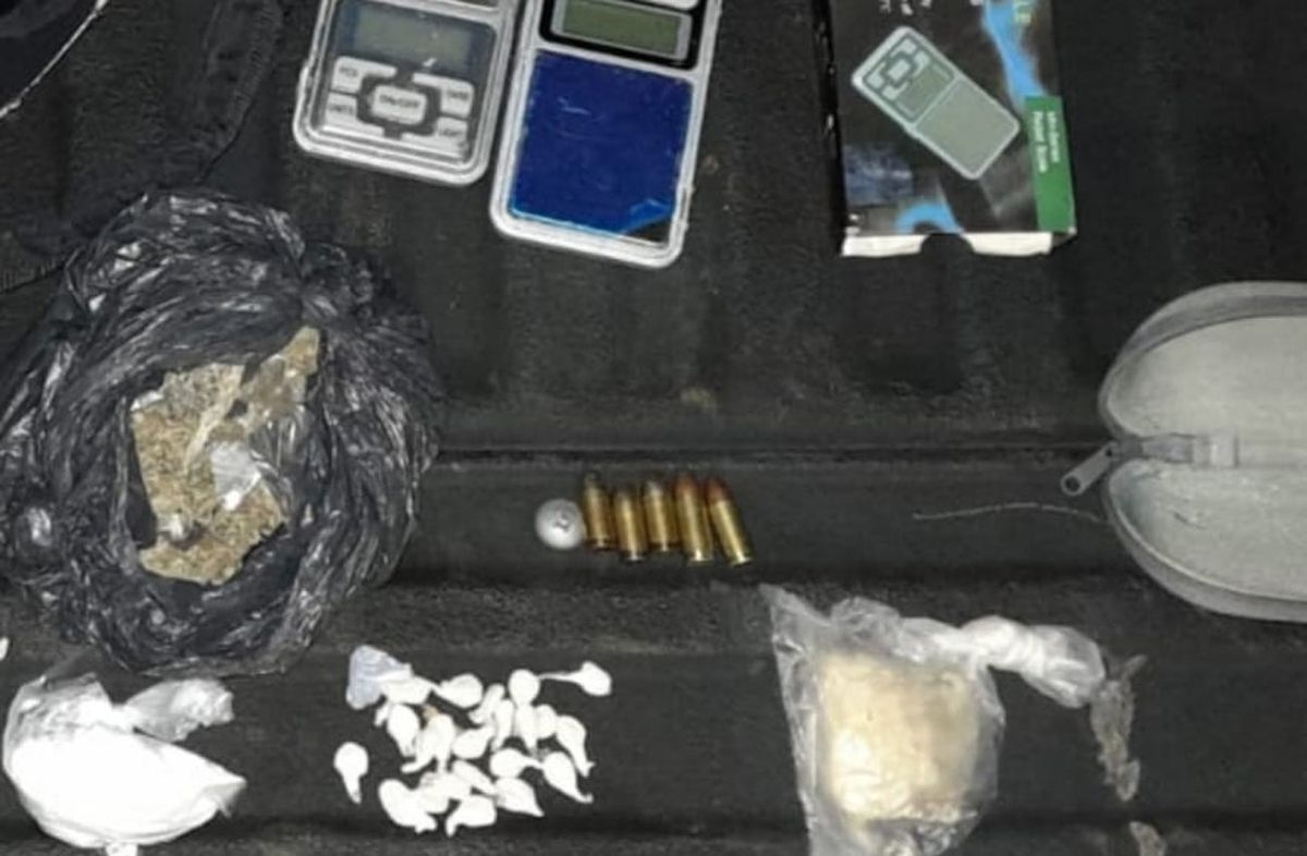 Foto cedida a Subrayado. Elementos incautados al mayor de edad. Foto cedida a Subrayado. Elementos incautados al mayor de edad.