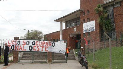 la semana comienza con ocupacion de profesores en el liceo 50 de casabo