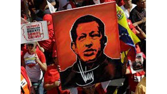 Las múltiples e inútiles teorías sobre la muerte de Chávez