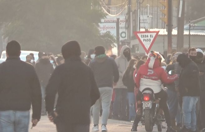 Paso-Carrasco-gente-vacuna.jpg