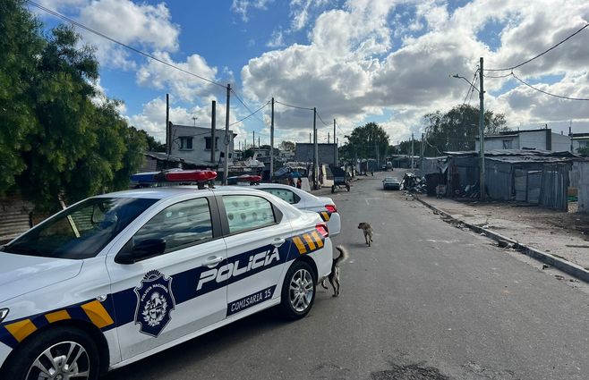 Foto: Subrayado. Policía en Malvín Norte.