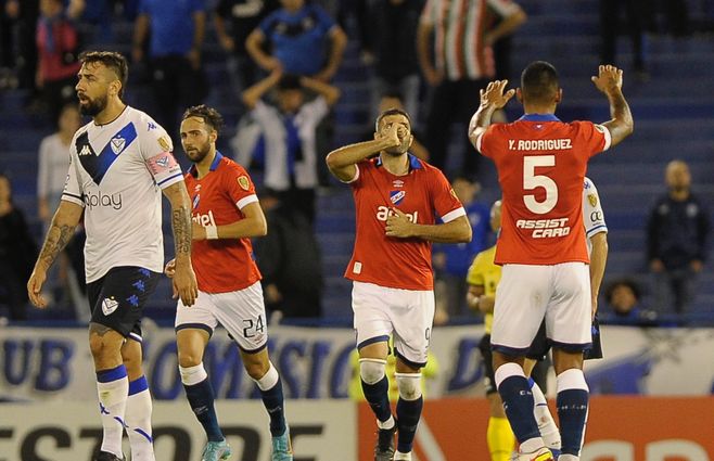 Nacional Vélez Foco uy tanda 3 (1).jpeg