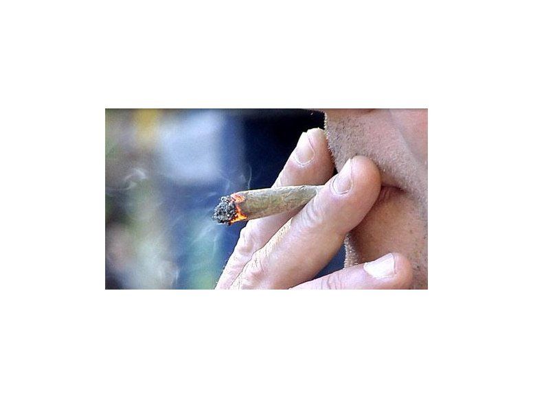 Farmacias denunciaron amenazas de narcos para no vender marihuana