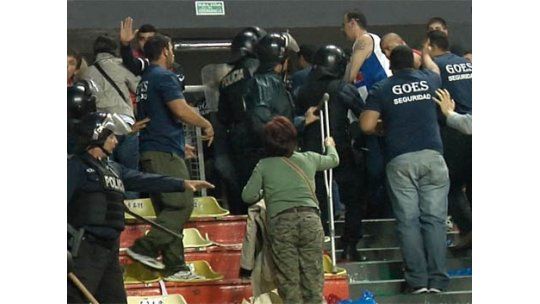 Básquetbol denunció a 5 hinchas de Goes y les prohibió la entrada