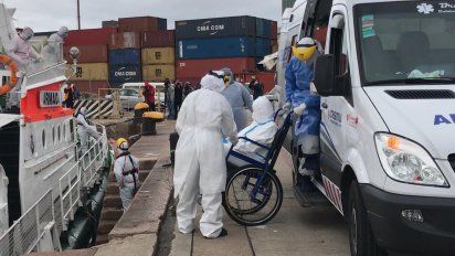 dos australianos con coronavirus evacuados del crucero