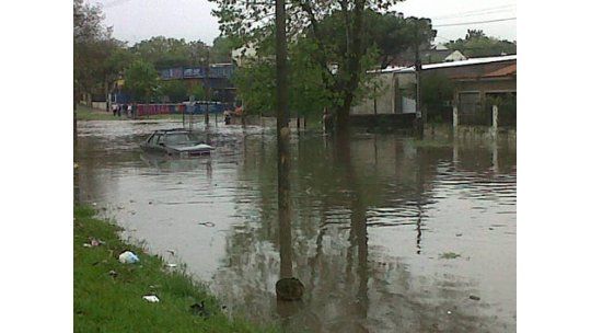 Quedan 75 evacuados en todo el país y 300 hogares sin luz