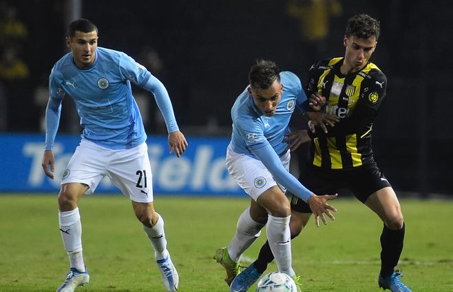 peñarol torque 12 - 6 - 22 dante fernandez (3).jpeg