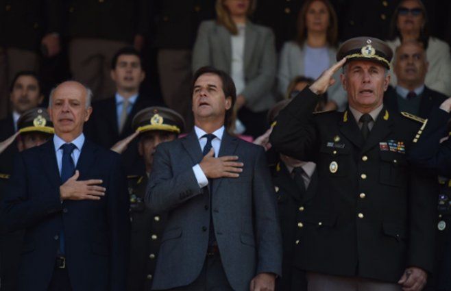 Lacalle Pou, ministro García y comandante del Ejército Stevenazzi. Foto: FocoUy
