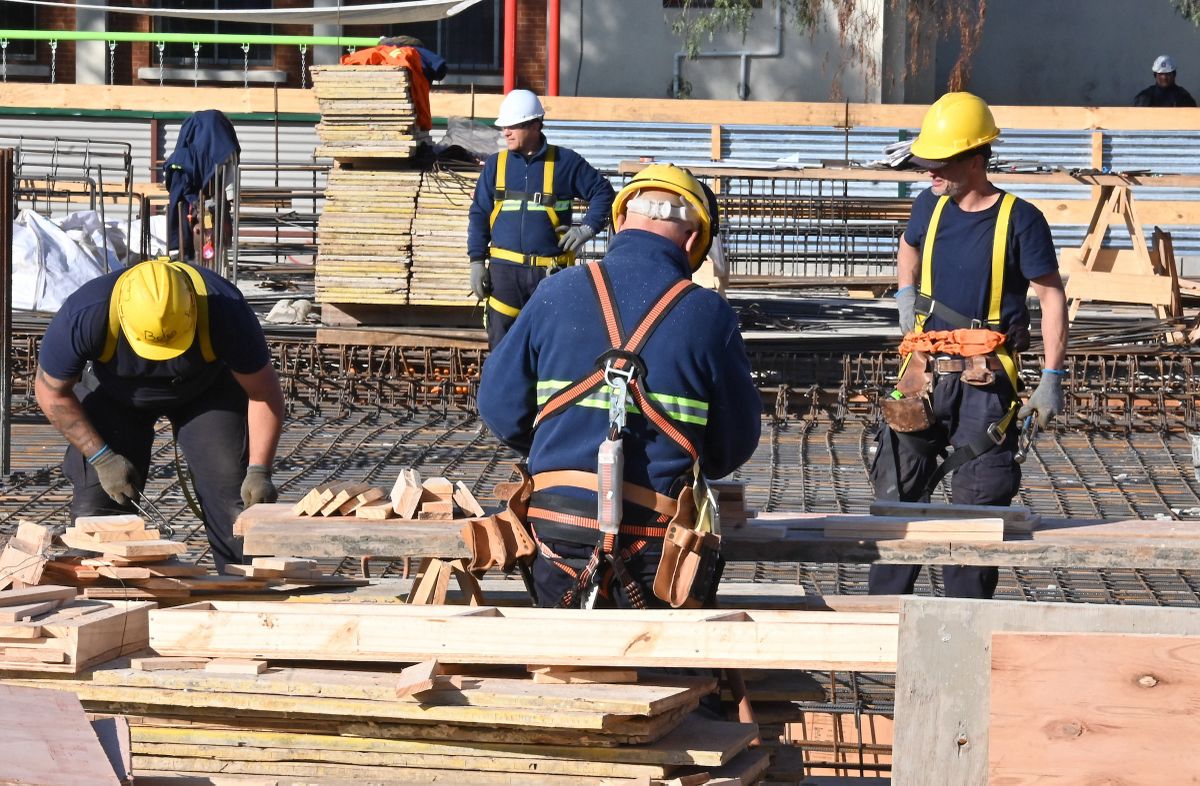Mercado laboral: baja el empleo en marzo y el desempleo sube al 7,8%