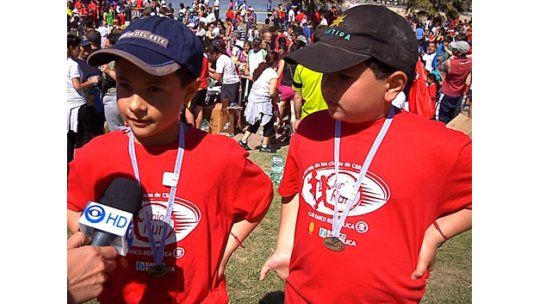 Más de 500 niños corrieron la Junior Run del Club Banco República