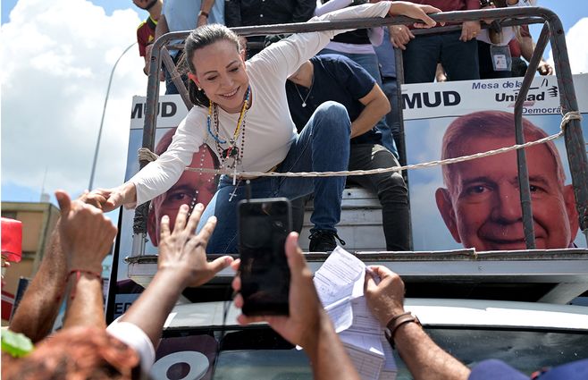 MARIA-CORINA-MACHADO-OPOSICION-MARCHA-SABADO-17-AGO-AFP.jpg