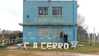 juveniles de cerro estan sin jugar por deudas del club, ademas en los vestuarios no hay luz ni agua