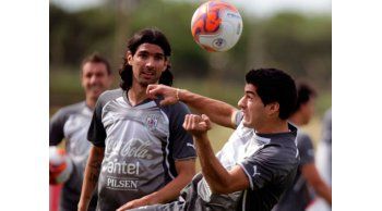 Tabárez prueba el equipo: Godín y Ramírez entre los titulares