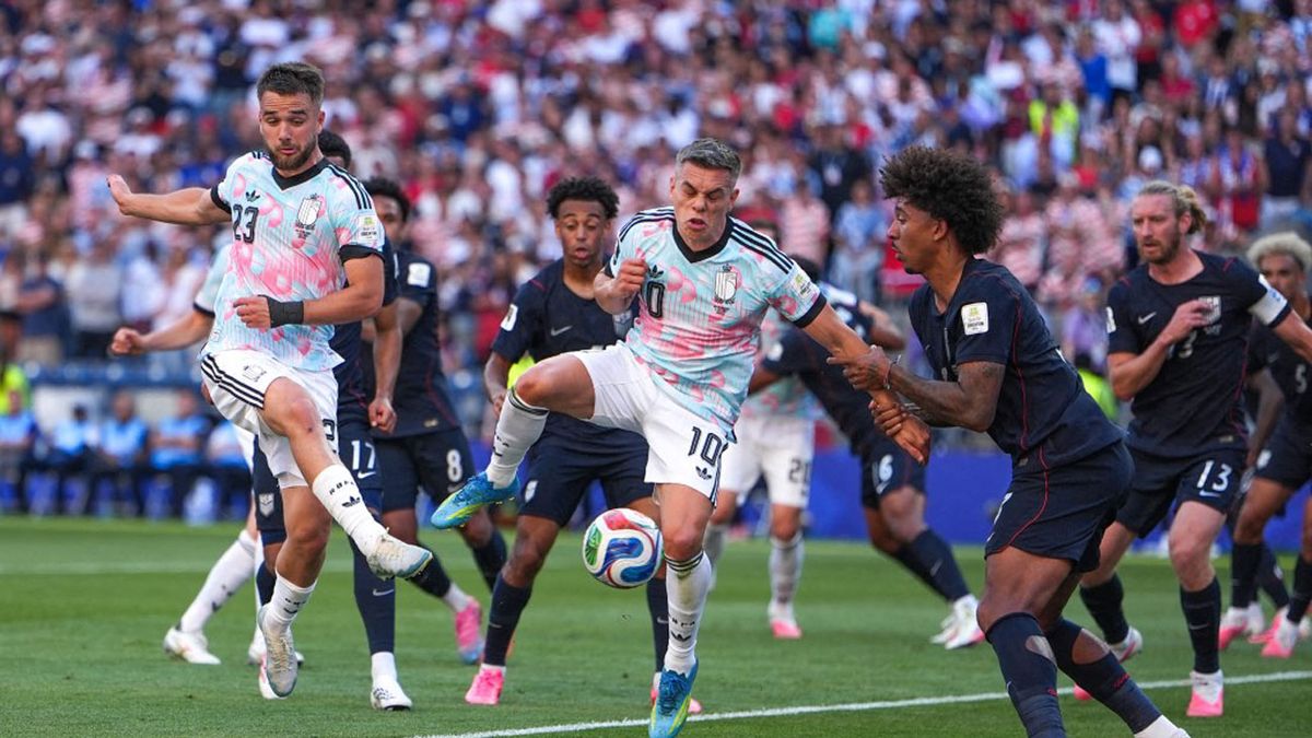 Bélgica goleó a Estados Unidos y eliminó al último anfitrión del Mundial en partido marcado por el caso Balogun