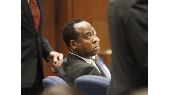 Médico de Michael Jackson sentenciado a 4 años de prisión