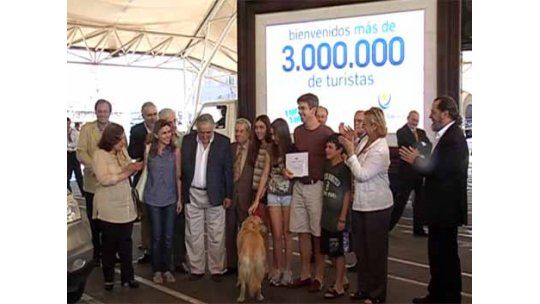 Vinieron más turistas pero gastaron 100 millones de dólares menos