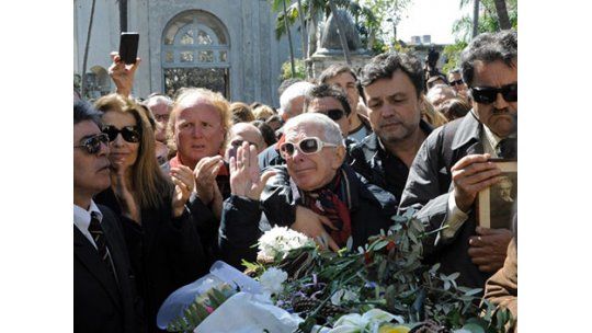 Aplausos y emoción en la despedida a China Zorrilla