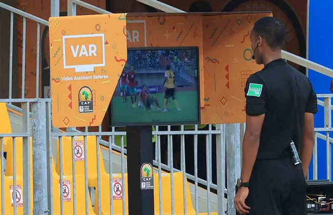 Encuesta sobre el VAR. AFP