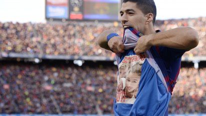 barcelona se impuso al real madrid 5-1, con tres goles de luis suarez