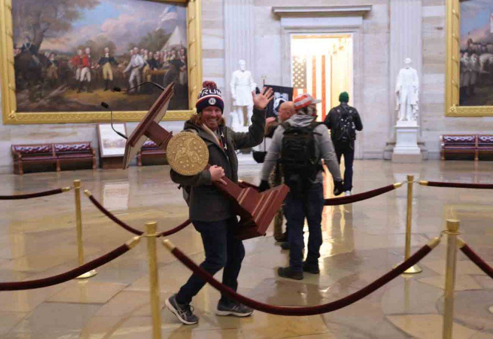 asalto-encapitolio-1.jpg