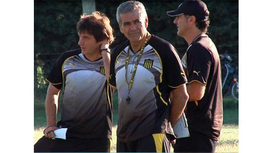 Peñarol y Godoy Cruz reeditan esta noche la Libertadores 2011