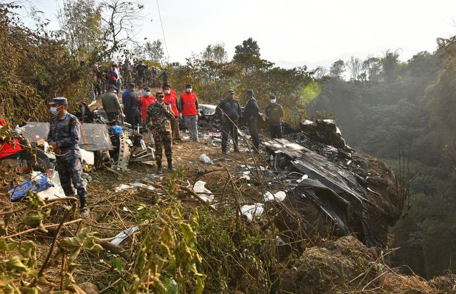 Foto: Prakash Mathema / AFP. Un avión se estrelló en Nepal y hay al menos 67 muertos.