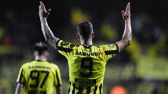 Batista hizo 3 y se llevó la pelota. Foto: FocoUy