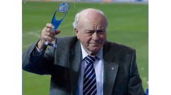 Minuto de silencio en homenaje a Di Stéfano en Argentina-Holanda