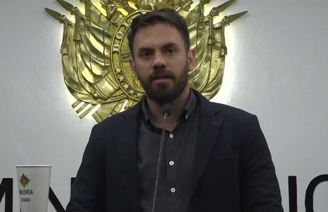 Eduardo-del-Castillo-conferencia-ministro-gobierno-bolivia.jpg