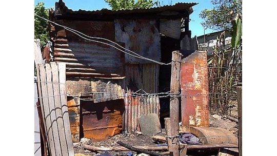 Incendio dejó en la calle a un padre soltero y a sus 5 hijos