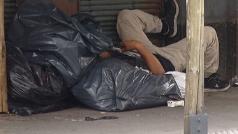 vecinos y comerciantes de ciudad vieja piden intervencion ante aumento de personas en situacion de calle