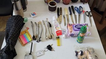 vestido de municipal se metio en la imm para robar termos, mates, cuchillos, repelentes y un masajeador