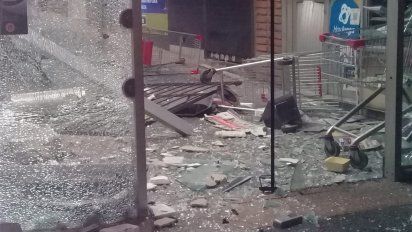 enmascarados explotaron y robaron otro cajero automatico