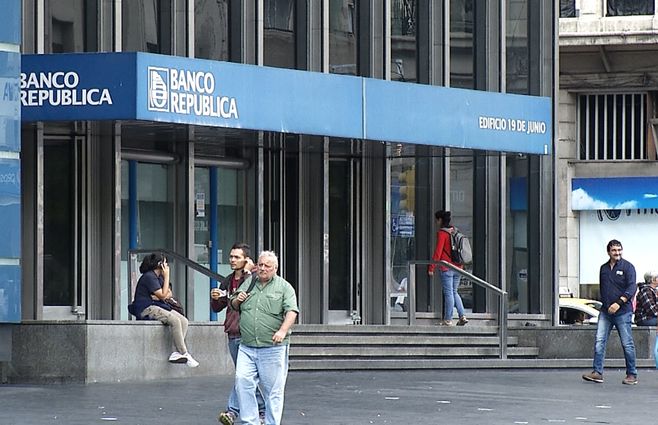 brou-banco-republica-19-de-junio.jpg