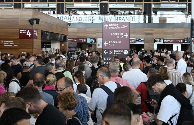 Fallo informático afectó aeropuertos de Alemania. Foto: AFP, aeropuerto de Berlín.
