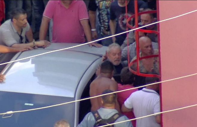 Lula-sale-pero-entra.jpg