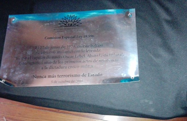 placa-lebel-vandalismo.jpg