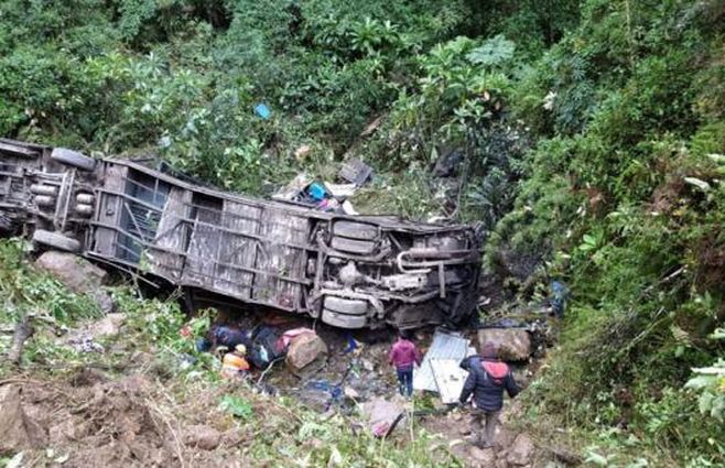 El ómnibus boliviano que se despeñó en el Cañadon