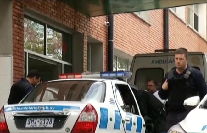 policia-pasteur-a-ver-si-sale.jpg