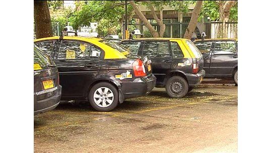 ¿Por qué es tan difícil encontrar un taxi en Montevideo?