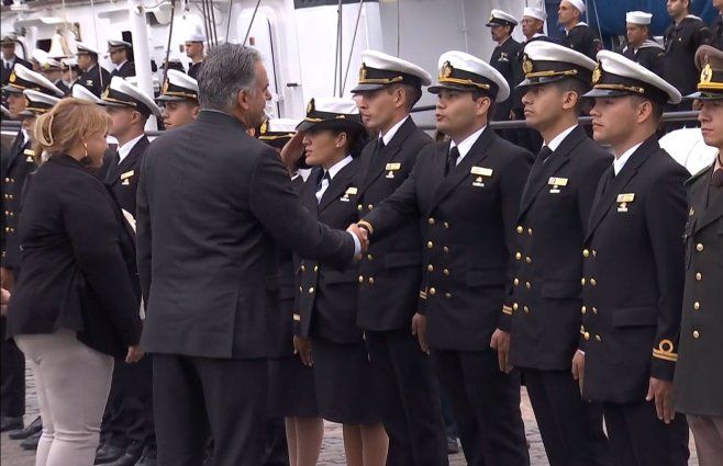 Partió en misión oficial el buque escuela Capitán Miranda y el presidente Orsi encabezó la despedida.