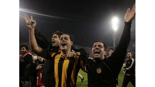 Cerro hincha por Peñarol en final de la Libertadores ante Santos