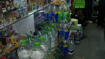comercios perciben aumento en la venta de agua embotellada: ¿que opinan los consumidores?