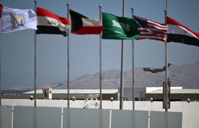 Avión militar de Estados Unidos llega a territorio egipcio. Foto: AFP, 11 de octubre.