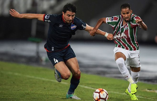 Fucile intenta detener la carrera del atacante de Fluminense.&nbsp;