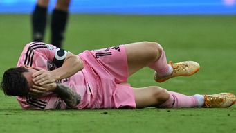 Messi sentido en el partido del Inter Miami de este domingo. Foto: AFP